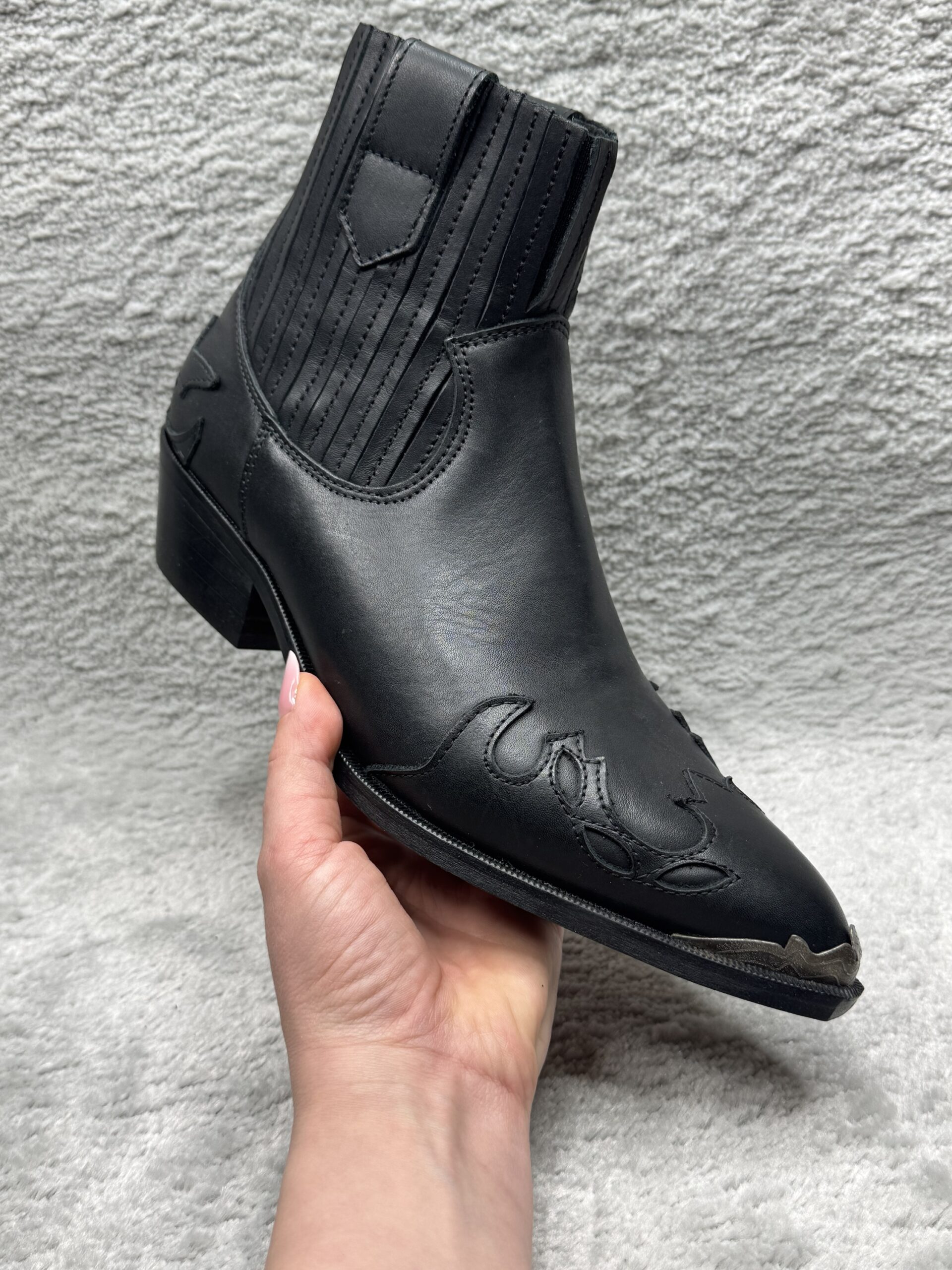 Cowboy Stiefeletten Damen Schwarze Leder Boots mit Metallspitze